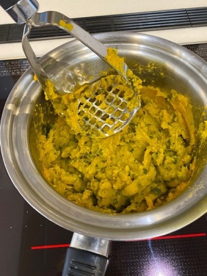 カボチャサラダ作り カボチャサラダ作り